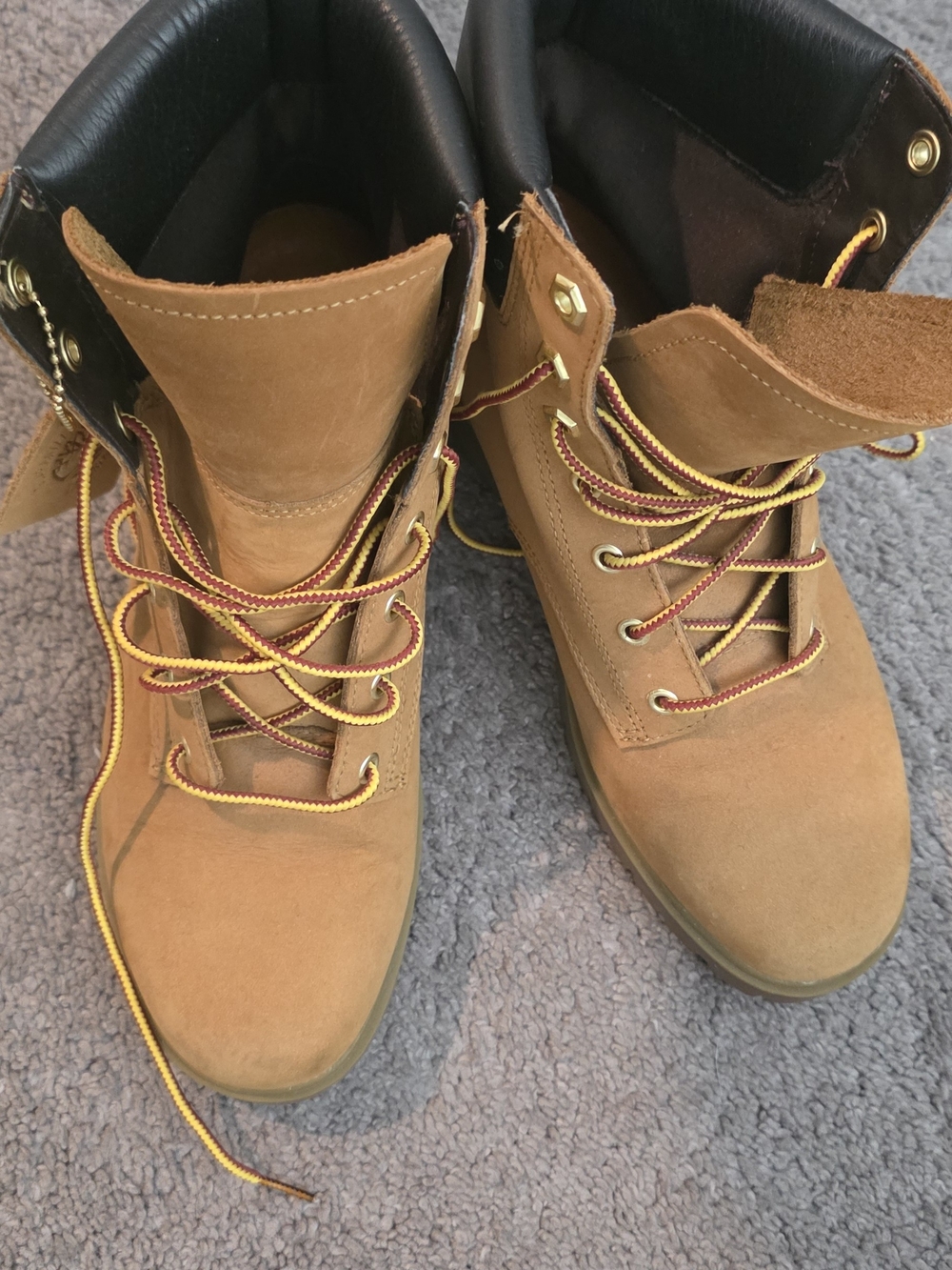 Womens Timberlands - Picture 4 of 8